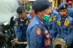 Video Ular Sepanjang 3 Meter Masuk Permukiman Warga
