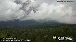 Gunung Merapi Semburkan Awan Panas, PVMBG Ingatkan Potensi Lahar