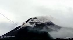 Merapi  Luncurkan Awan Panas, dari Selo Boyolali Puncaknya Tertutup Kabut  
