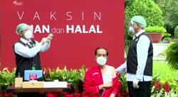 Jokowi Terima Vaksinasi Covid-19 Dosis Kedua dari Sinovac<