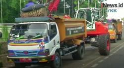 Video 2 Alat Berat Dikerahkan Mengangkat Sampah di Kalibaru Depok