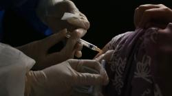 Rencana Vaksin Dosis Ketiga bagi Nakes, Ini Kata Epidemiolog UGM
