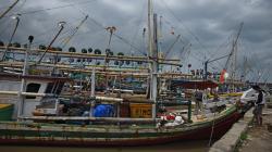 Cuaca Buruk, Nelayan Sekitar Selat Sunda Tidak Melaut