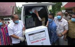 Dikawal Brimob, 2800 Vaksin Tiba di Ujung Sumsel<