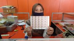 Hore, Warga Padang Sudah Bisa Beli Materai Rp10.000 di Kantor Pos