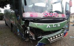 Tabrakan ALS dan Motor, Balita Tewas Sopir Kabur Tinggalkan Bus