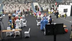 Video 2.000 Tenaga Kesehatan DKI Jakarta Vaksinasi di Istora Senayan<