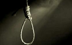 Sedih, Ibu Peluk Mayat Anak yang  Tergantung di Pohon Duku 