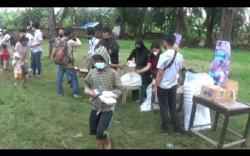 Mahasiswa di Palembang Jual Nasi Bungkus Seribu di Gunungan Sampah<