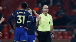 Usai Dibantai Man United 0-9, Southampton Kapok Dipimpin Wasit Mike Dean