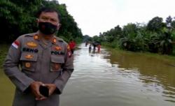 Terendam Banjir, Jalan Menuju Perbatasan Malaysia di Sanggau Tersendat