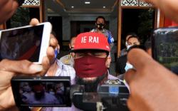 Mengaku Warga Negara Indonesia, Orient Tegaskan Jadi Bupati Atas Amanat Orang Tua