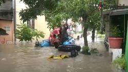 Video Evakuasi Warga Korban Banjir Semarang