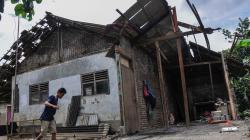 Puluhan Rumah Rusak Diterjang Angin Puting Beliung di Bekasi