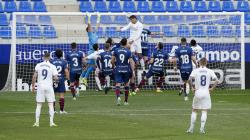 Comeback, Real Madrid Libas Huesca Berkat 2 Gol Raphael Varane