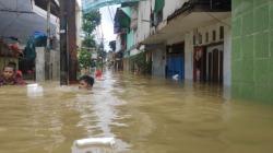 Banjir Setinggi 2 Meter Rendam Permukiman Warga Bidara Cina