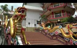 Imlek di Tengah Pandemi, Remaja Vegetarian Mulai Bersihkan Patung Budha <