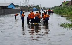 Tergenang Banjir, Akses Jalur KA Stasiun Tawang hingga Alastua Ditinggikan<
