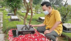Ruben Onsu Ziarah ke Makam Olga Syahputra, Kenang Momen Tersulit Bersama Almarhum 