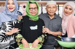 Ultah Pernikahan, Amien Rais dan Kusnasriyati Dapat Hadiah Akun Youtube