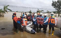 PLN Jabar Kerahkan 1.600 Personel untuk Pulihkan Gangguan Listrik Akibat Banjir<