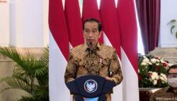 Jokowi Minta Vaksinasi Massal di Daerah Jangan Sampai Berhenti<