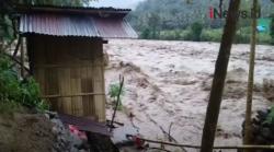 Video Banjir Bandang Terjang Sikka NTT, 10 Rumah Terancam Roboh
