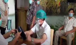 Video Vaksinasi Tenaga Kesehatan Lansia Digelar di Denpasar Bali