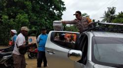Jari Tangan Anggota Polres Keerom Putus saat Bantu Warga Terdampak Banjir