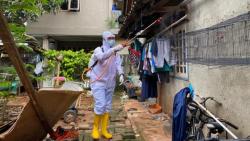 MNC Peduli Bersama PMI Jakarta Semprotkan Disinfektan dan Bagikan Masker di Kebon Jeruk<