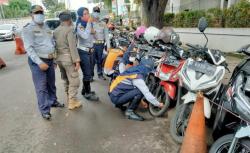 Parkir Sembarangan, 211 Motor di Kalibata Kena Operasi Cabut Pentil