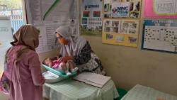 MNC Peduli Berikan Penyuluhan Gizi dan Bagikan Snack untuk Anak di Desa Wates Jaya<