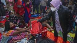 Mensos Tri Rismaharini Kunjungi Warga Terdampak Banjir Pekalongan