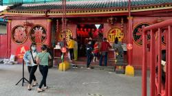 Imlek di Tengah Covid-19, Waktu Ibadah di Wihara Petak 9 Dibatasi hingga Pukul 18.00 WIB