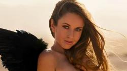 Atlet Seksi Ini Rela Foto Bugil di Majalah Playboy demi Promosikan Loncat Ski