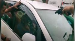 Video Pengendara Mobil Ditangkap Polisi usai Todongkan Pistol Mainan ke Pemotor di Kebon Jeruk Jakbar