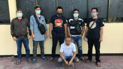 Dilirik Orang saat Boncengi Istri, Pria Ini Pukuli Remaja Nongkrong hingga Babak Belur