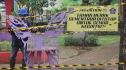 Cegah Kerumunan, Taman Merak Depok Dipasang Garis Larangan Bermain