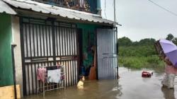 Hujan Deras, Air Setinggi Lutut Orang Dewasa Masuki Rumah Warga di Cipondoh Tangerang