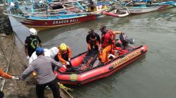 Tim SAR Temukan Jasad Wisatawan Terseret Ombak Pantai Cisoka Garut Sejauh 26 Km<
