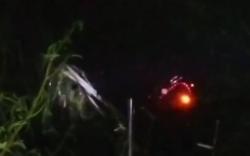 Video Truk Tangki BBM Masuk Jurang Sedalam 40 Meter di Cianjur<