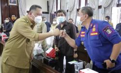 Tangis Haru Warnai Acara Perpisahan Wali Kota Surabaya Whisnu 