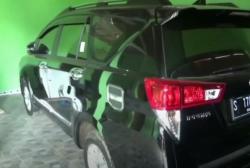 Video Viral Warga Desa di Tuban Memborong Mobil Mewah<