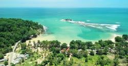 Keseruan Wisata di Pantai Pulo Manuk, Banyak Satwa Burung dan Monyet