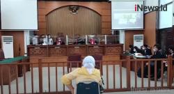Video Aktivis Jumhur Curhat ke Hakim Tak Bisa Berkonsultasi dengan Pengacaranya