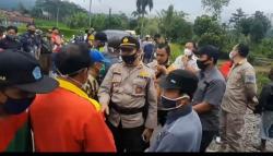Polisi Bubarkan Demo Tolak Galian C di Brebes, Kapolsek Bersitegang dengan Massa