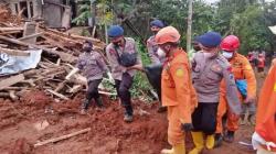 Tim Gabungan Temukan Korban Terakhir Longsor di Nganjuk