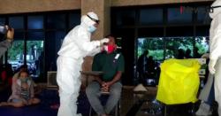 Video TNI-Polri Gelar Swab Antigen Korban Banjir di Cipinang Melayu, Cegah Klaster Covid-19