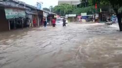 Video Perumahan Duta Indah Bekasi Terendam Banjir hingga Satu Meter<