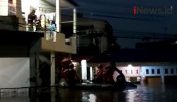 Video Basarnas Evakuasi Korban Banjir di Cipinang Melayu Jaktim